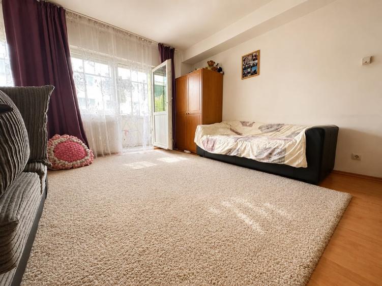 Apartament decomandat, 3 camere, 2 bai, 2 balcoane, spatios, zona Noua - 2