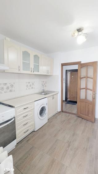 Apartament cu 2 camere decomandat în Titan