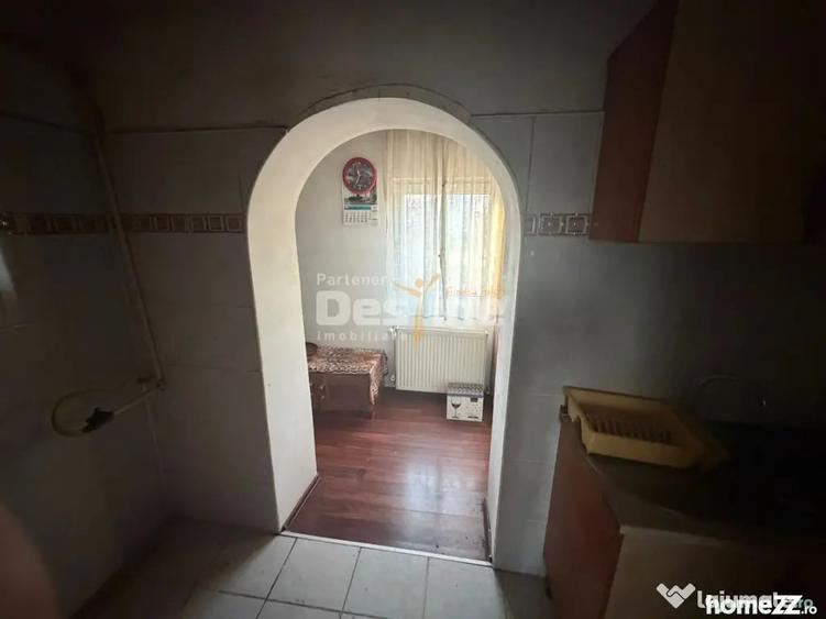 Casă cu 3 camere cu Teren 900 Mp în Giulești