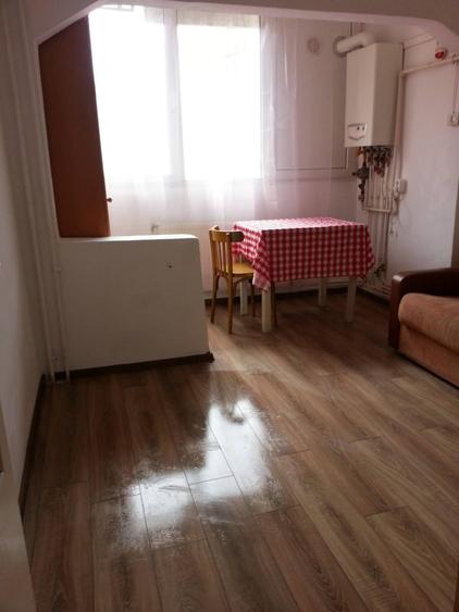 Garsonieră decomandată în Central