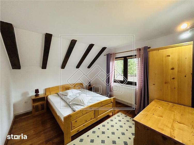 Casă cu 5 camere cu Teren 3400 Mp în Porumbacu de Jos
