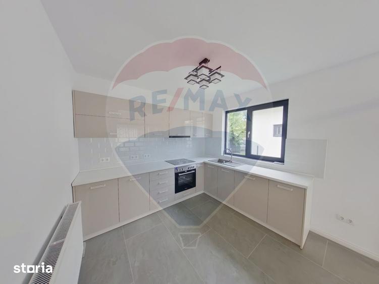 Casa / Vila cu 4 camere - 5