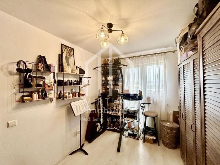 Apartament cu 3 camere semidecomandat, mobilat în Turnișor