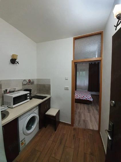 Garsonieră decomandată în Central