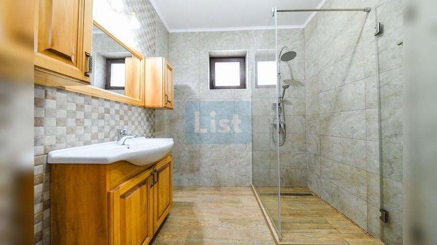 Casă cu 7 camere cu Canalizare în Florești