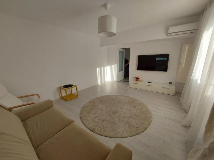 Apartament cu 2 camere decomandat în Gara de Nord