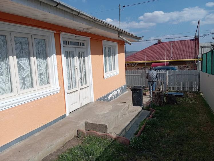 Casă cu 3 camere cu Teren 250 Mp în Central