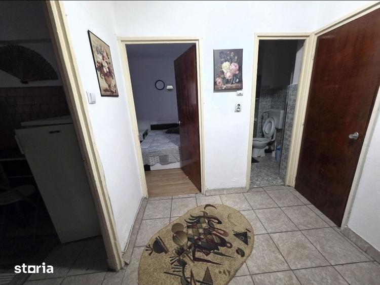 Apartament cu 2 camere decomandat în Tractorul