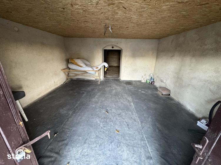 Casă cu 2 camere cu Teren 1349 Mp în Supur