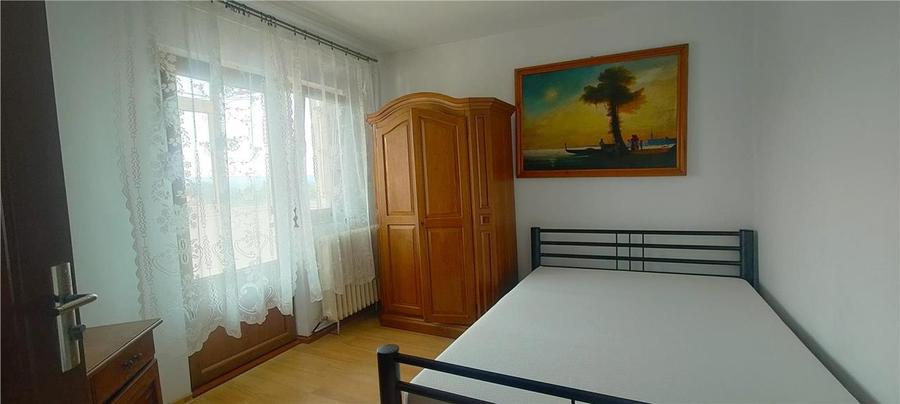 Apartament cu 2 camere decomandat în Podul de Fier