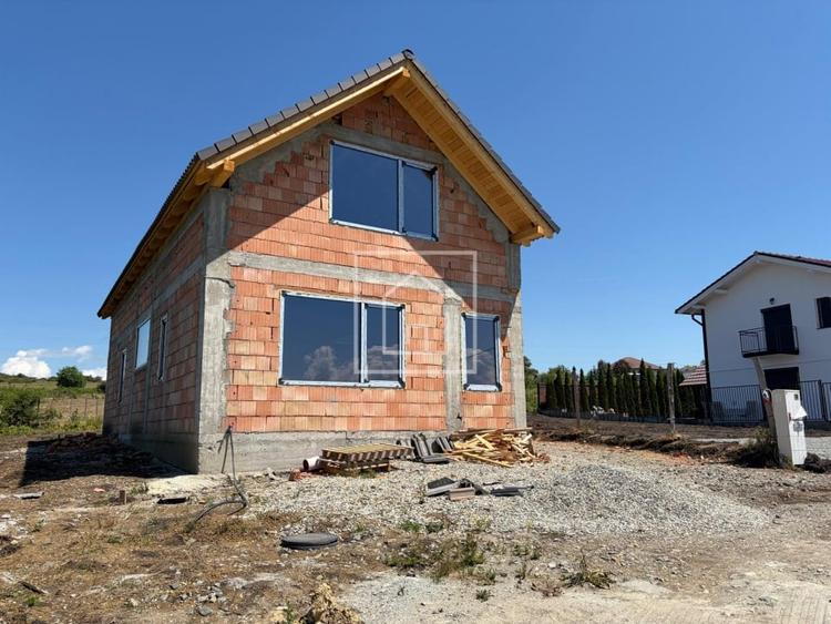 Casă individuală cu 4 camere cu Canalizare în Daia