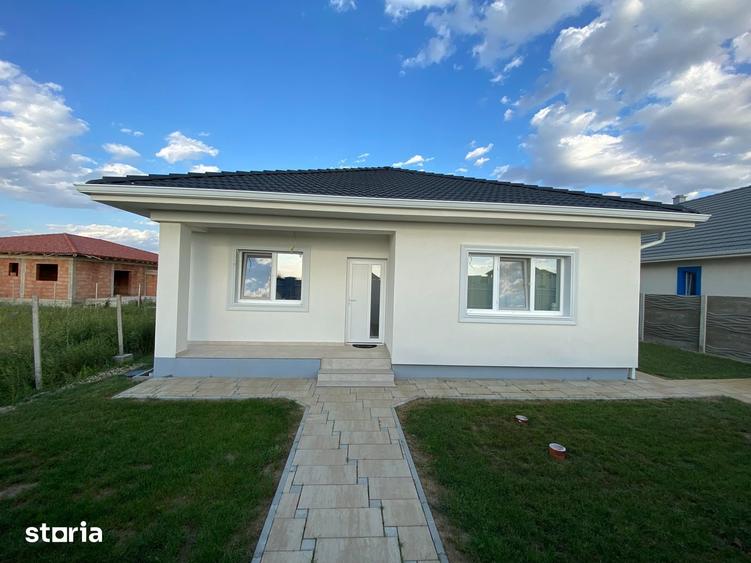 Casă cu 4 camere cu Teren 731 Mp în Moșnița Nouă