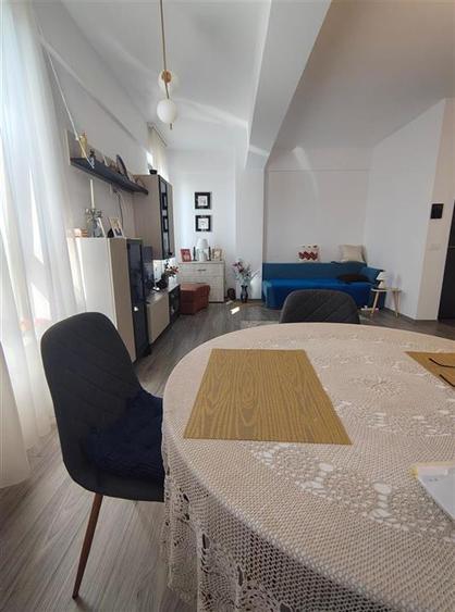 Apartament cu 2 camere decomandat, mobilat în Tomești