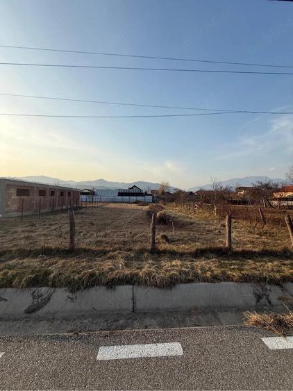 Teren de 800 mp, în Central