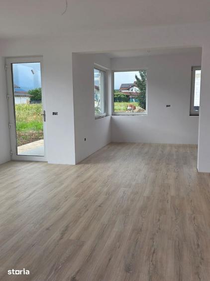 Casă cu 4 camere cu Teren 430 Mp în Central