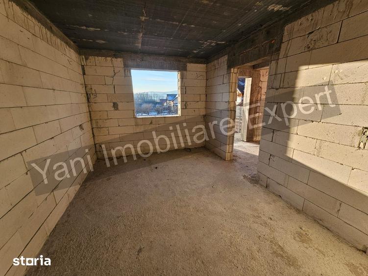 Casă cu 4 camere cu Teren 1250 Mp în Băiculești