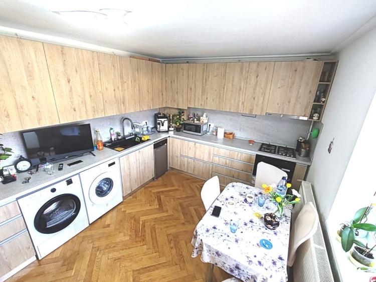 Apartament cu 2 camere decomandat, mobilat în Craiter