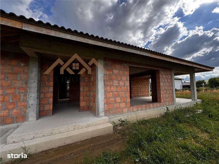 Casă cu 4 camere în Ocoliș