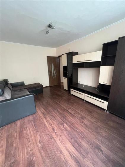 Apartament cu 2 camere semidecomandat în Rogerius