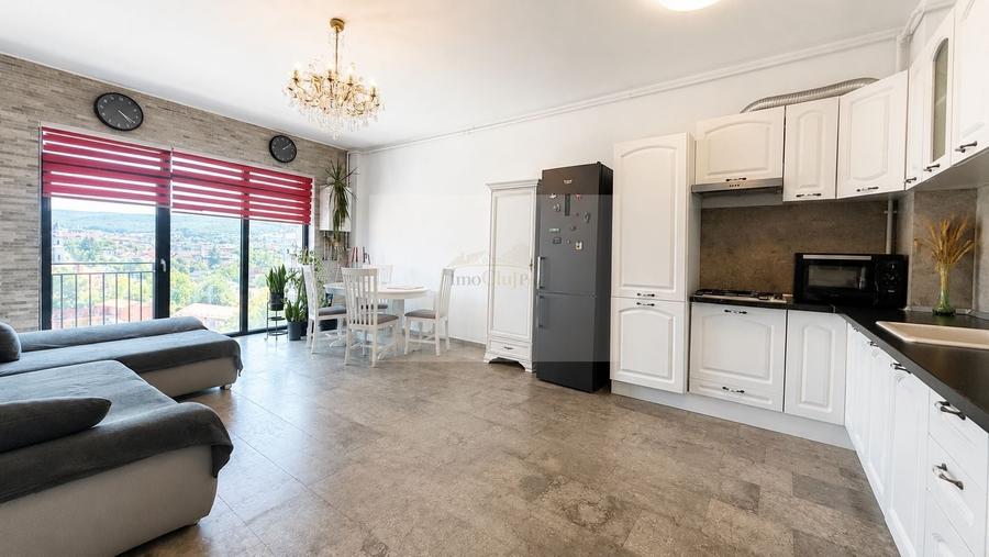 Apartament cu 2 camere semidecomandat, mobilat în Mănăștur