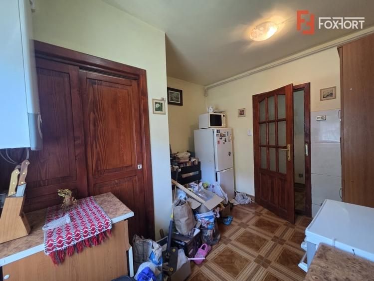 Apartament cu 3 camere, decomandat cu vedere pe 3 parti - zona Miorita - 13