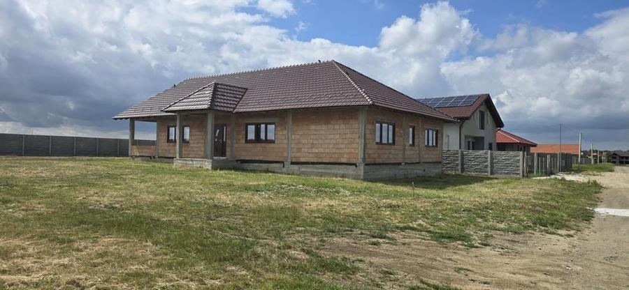 Casă cu 4 camere în Central