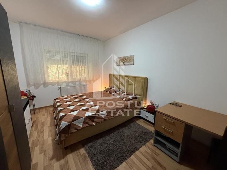 Apartament cu 3 camere decomandat, mobilat în Sânandrei