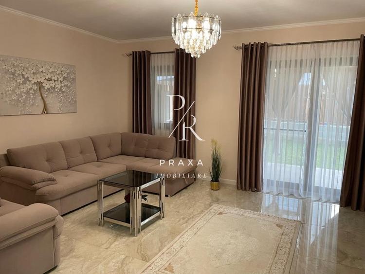 Duplex cu 4 camere cu Canalizare în Florești