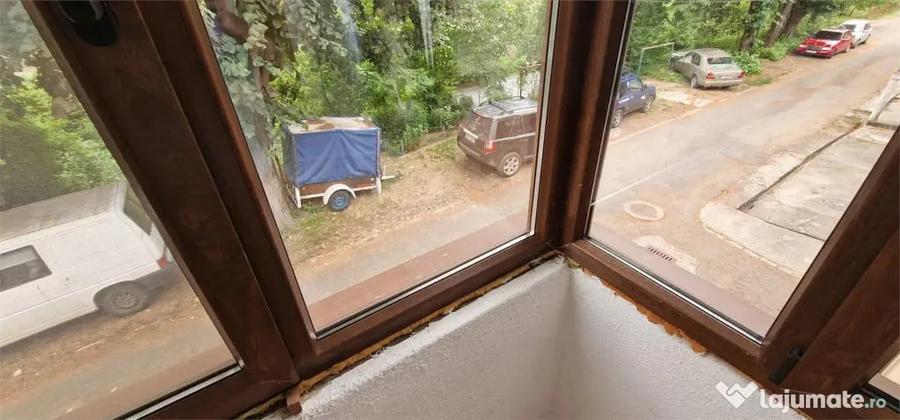 Casă cu 5 camere cu Teren 155 Mp în Muncitoresc