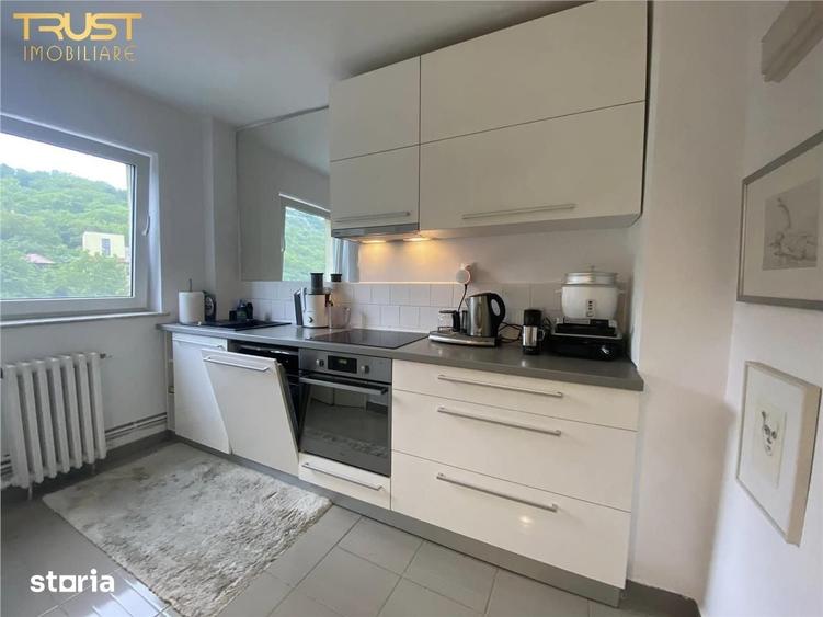 Apartament cu 4 camere decomandat în Grigorescu