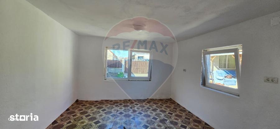 Casă cu 5 camere cu Teren 1076 Mp în Central