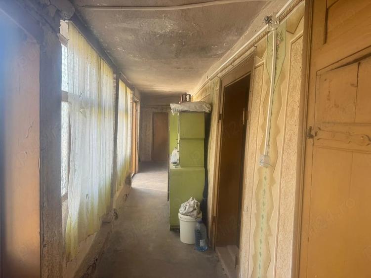 Casă cu 4 camere cu Teren 1536 Mp în Variaș