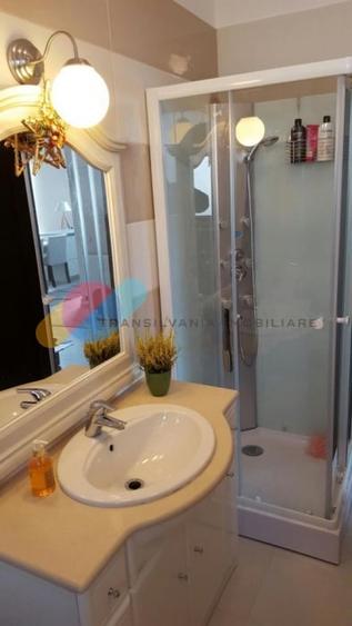 Apartament cu 3 camere semidecomandat în Mărăști