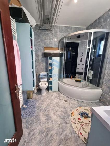 Casă cu 7 camere cu Teren 600 Mp în Fundeni