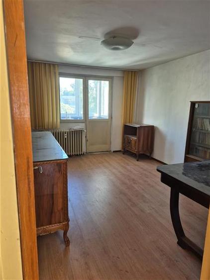 Apartament cu 2 camere decomandat în 1 Mai
