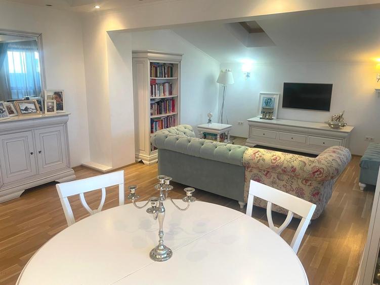 Apartament cu 3 camere decomandat, mobilat în Dămăroaia