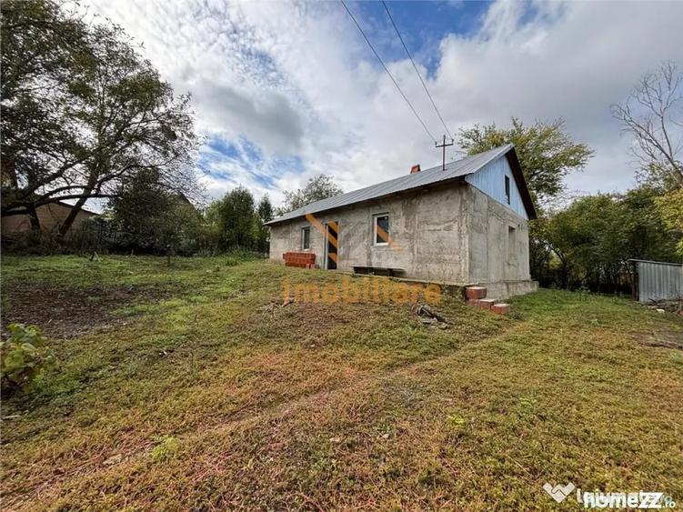 Casă cu 2 camere cu Teren 4000 Mp în Dernișoara