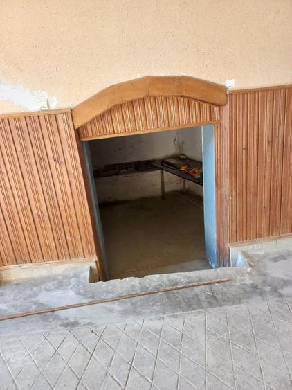 Casă cu 6 camere cu Canalizare în Lăpușnicu Mare