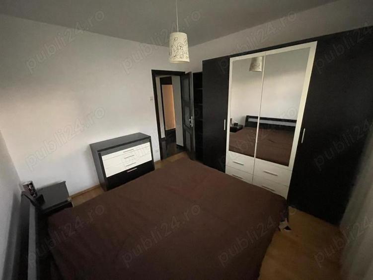 Apartament cu 3 camere decomandat în Drumul Taberei