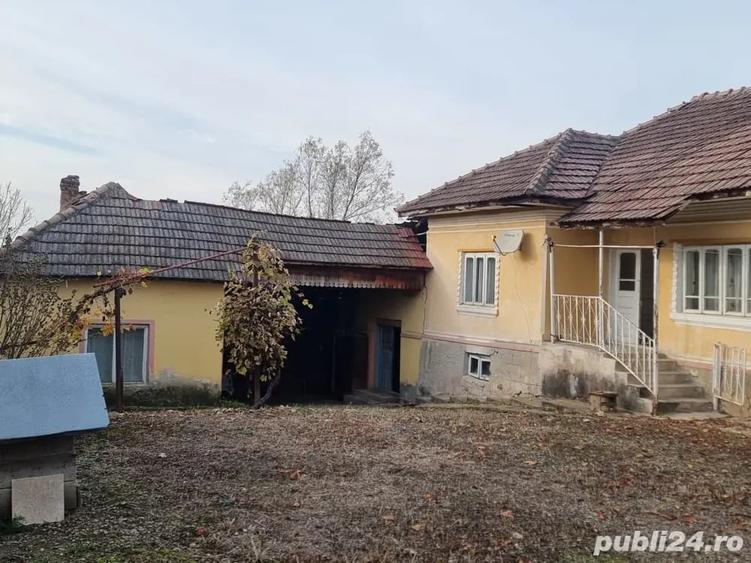 Casă cu 4 camere cu Teren 6000 Mp în Dumbrăveni