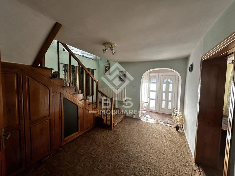 Casă cu Teren 2600 Mp în Sărata