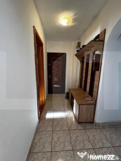 Apartament cu 3 camere decomandat, mobilat în Central