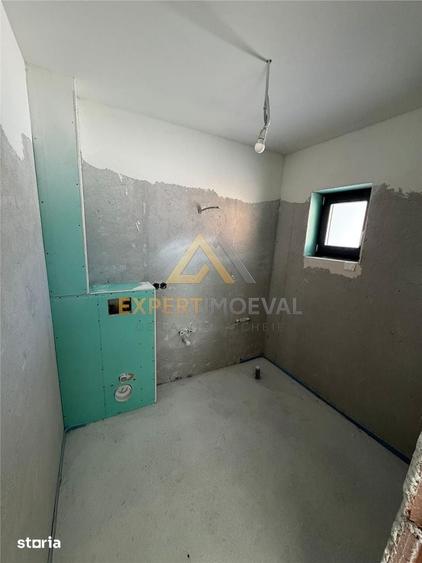 Casă cu 4 camere cu Teren 360 Mp în Valea Borcutului
