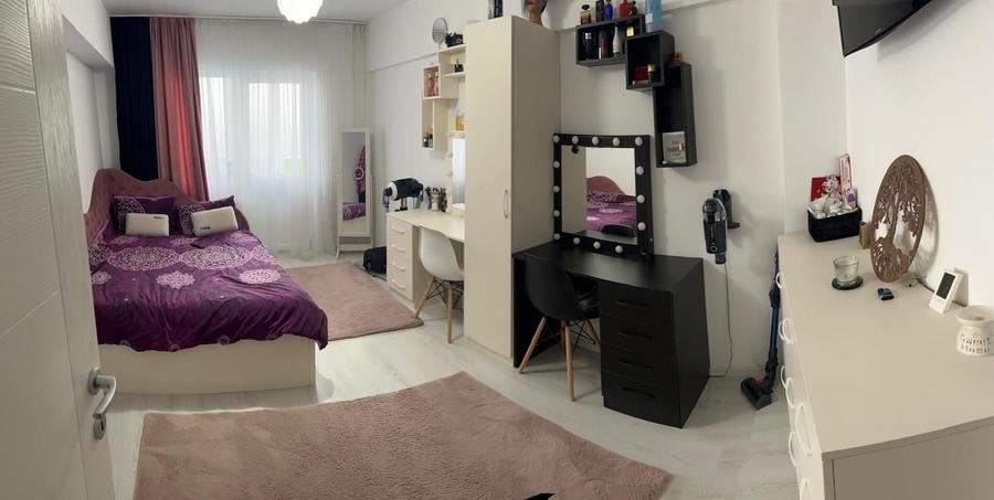 Apartament cu 4 camere decomandat în Exterior Vest