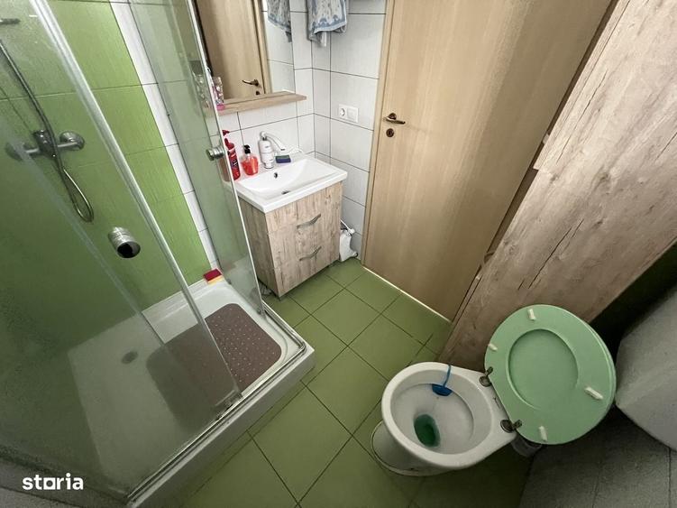 Casă cu 4 camere decomandat în Central