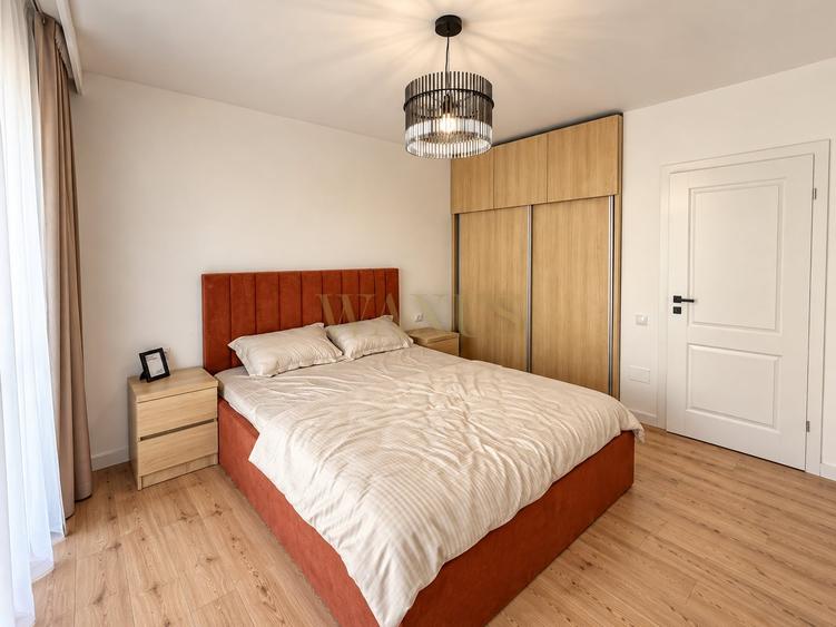 Apartament cu 3 camere semidecomandat, mobilat în Florești