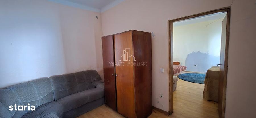 Casă decomandat cu Teren 1000 Mp în Central