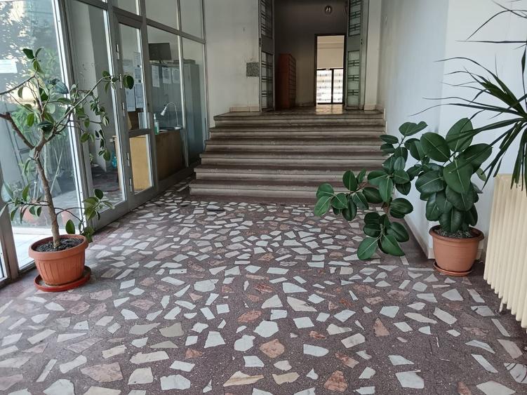 Apartament cu 4 camere în Splaiul Unirii