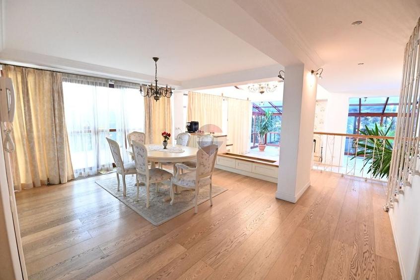 Casă individuală cu 10 camere cu Piscina în Bariera Vâlcii