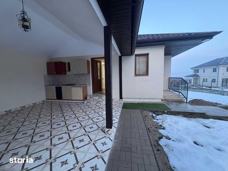 Casă cu 4 camere cu Teren 140 Mp în Mărăști